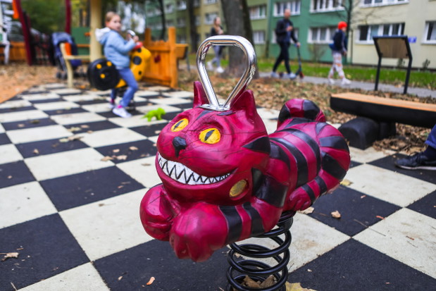 Plac zabaw jak z Alicji w Krainie Czarów Tima Burtona