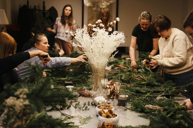 9bdc2891451410f7f95578cc48d81a43a3d2215b-1188120