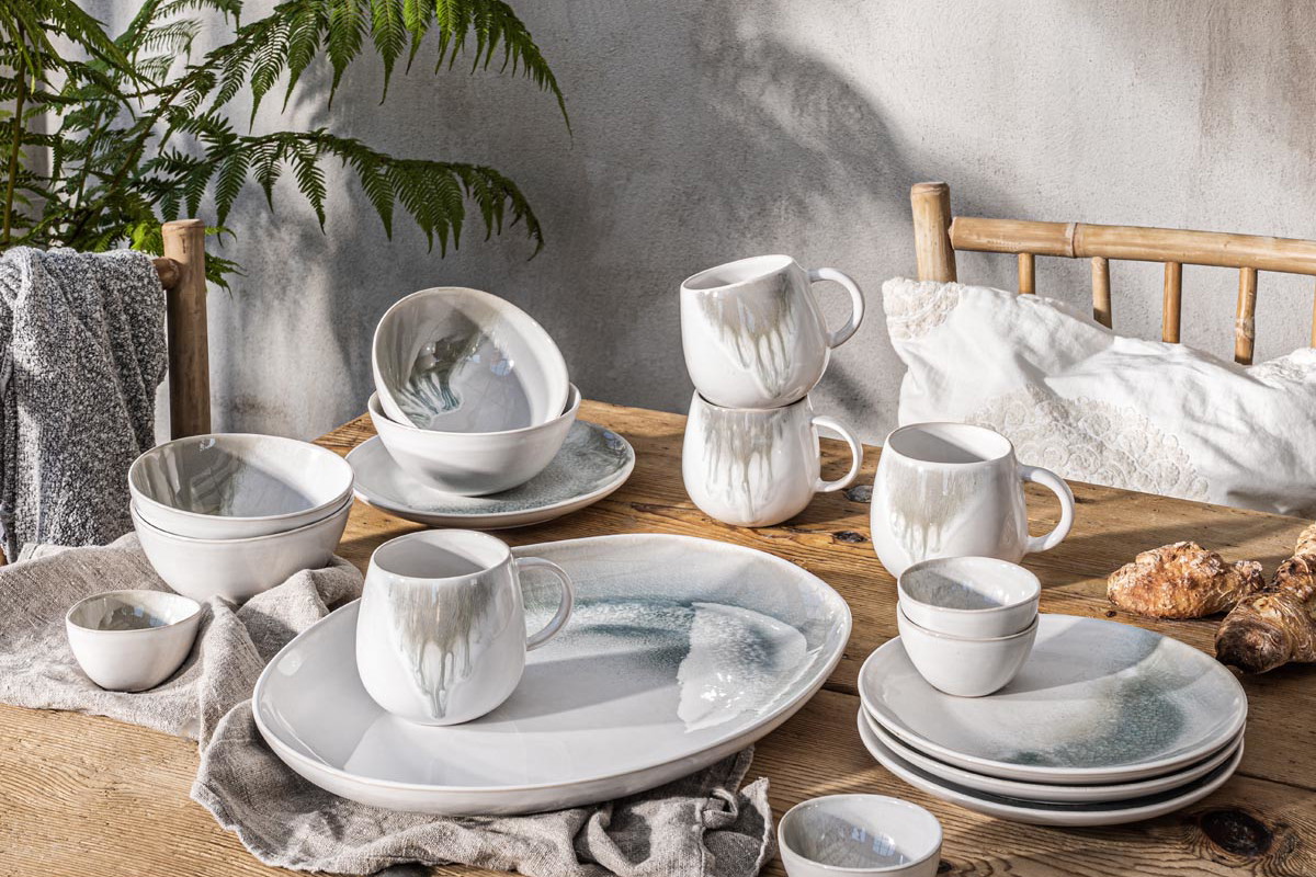 WAVE stoneware – unikalny serwis inspirowany pięknem przyrody od Fyrklӧvern