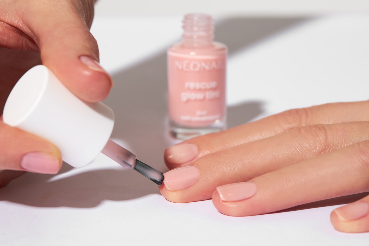 NEONAIL Treatment