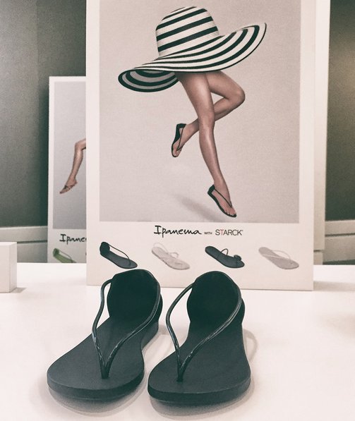 Philippe Starck projektuje kultowe klapki Ipanema