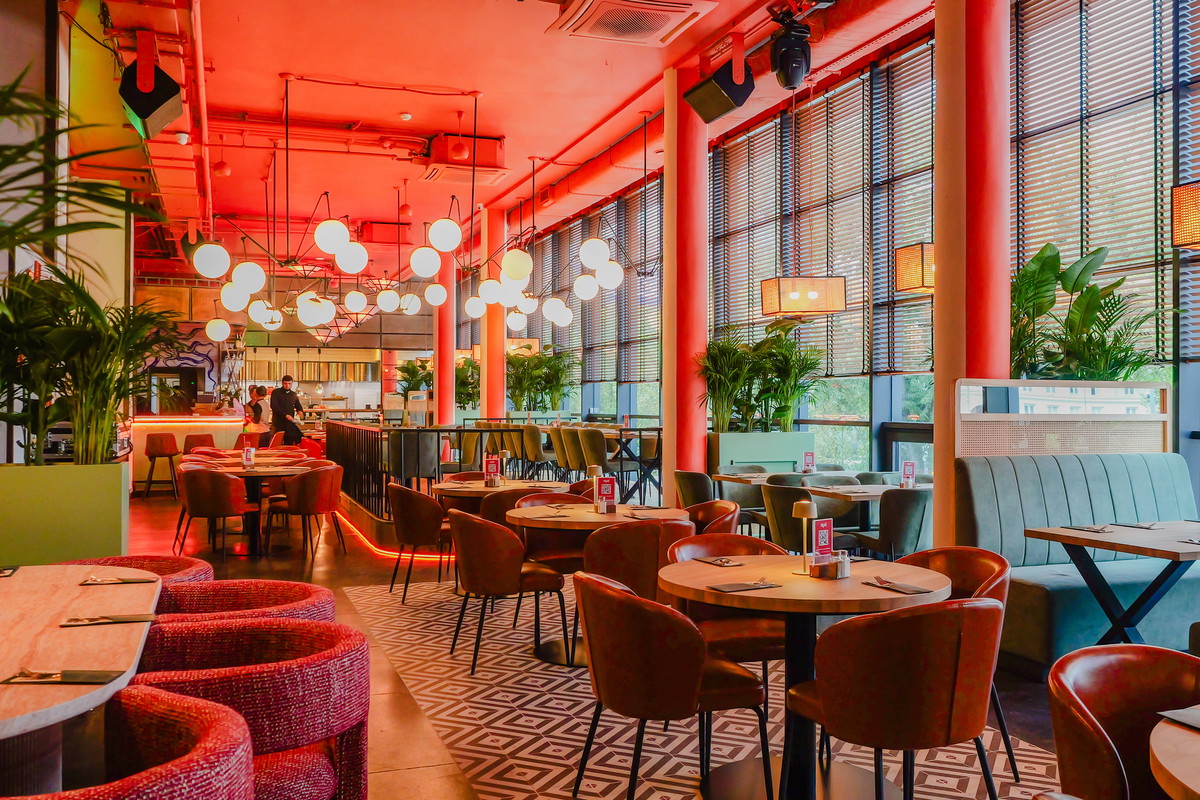 Restauracja DZIEŃ I NOC HALA MIROWSKA1