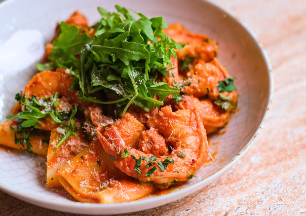 Pasta z krewetkami Restauracja DZIEŃ I NOC HALA MIROWSKA