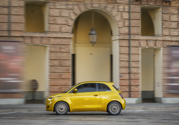 Fiat500Hybrid (1)