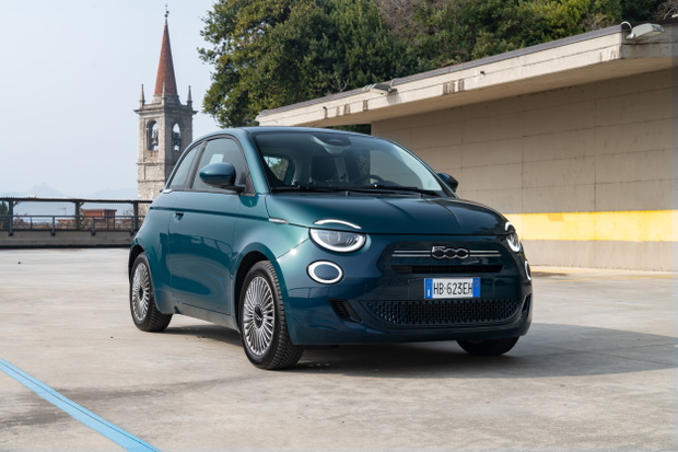 Fiat-500-Hybrid-Ocean-Green-10