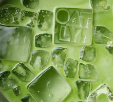 Oatly matcha