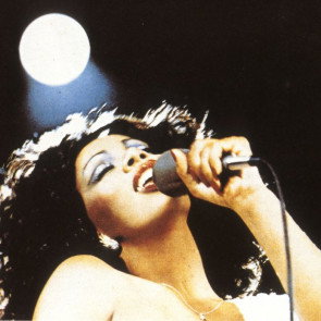 Donna Summer: “królowa disco”, która zahipnotyzowała świat utworem “Love To Love You Baby”