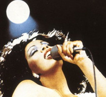 Donna Summer: “królowa disco”, która zahipnotyzowała świat utworem “Love To Love You Baby”