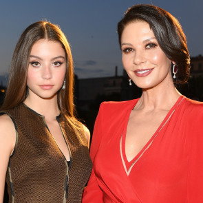 Córka Catherine Zety-Jones zachwyca w vintage sukience swojej mamy sprzed 25 lat. Slip dress jest starsza niż ona