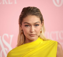 Gigi Hadid skróciła włosy i wybrała modne cięcie na francuskiego boba. Zmiana jest diametralna