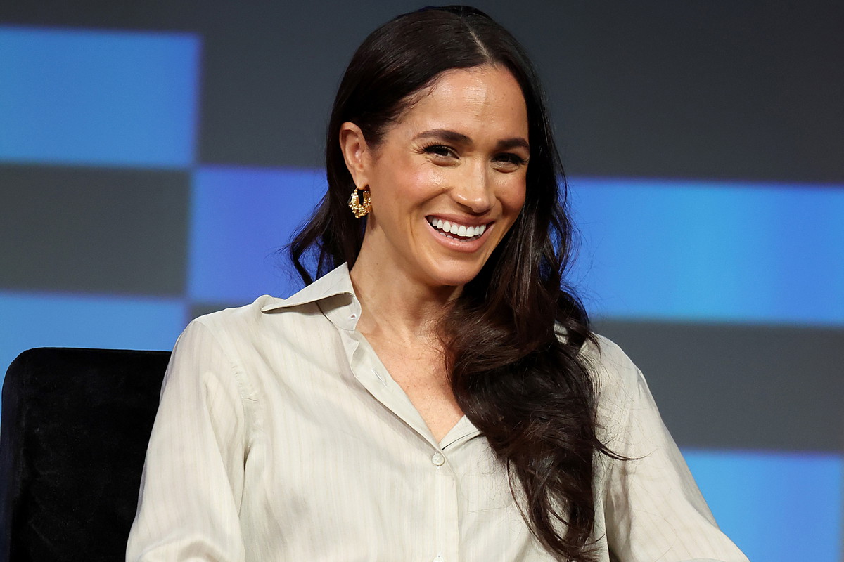 Meghan markle oddaje hołd księżnej Dianie. Ten jeden detal w stylizacji księżnej Sussex przykuwa uwagę