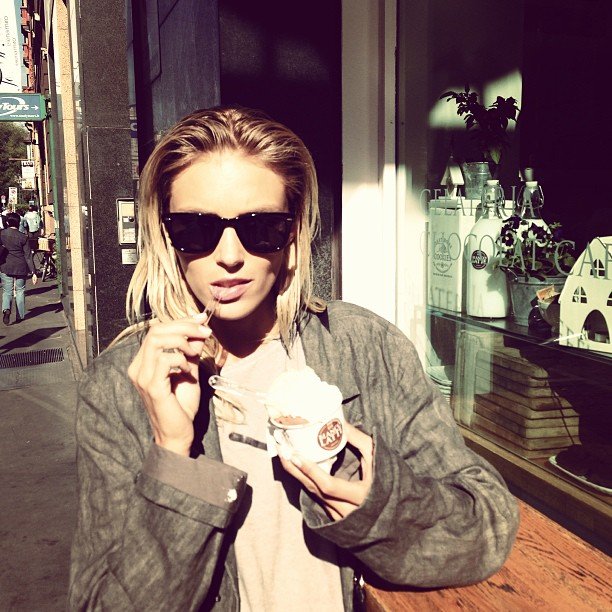 Anja Rubik w długich włosach, fot. @anja_rubik/instagram