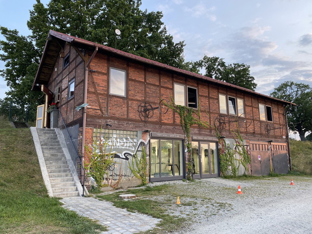 Szklany wystrój Pracowni ARCHIGLASS „Szopa Jazowa” we Wrocławiu, autorstwa ARCHIGLASS Tomasz Urbanowicz