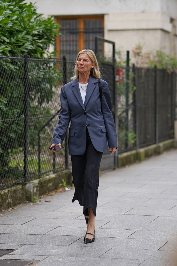 Street Style - Paris Fashion Week - Womenswear Spring Summer 2026 - Day Five