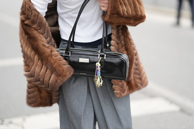 90s mini bag z Mango – modna torebka na lato 2026