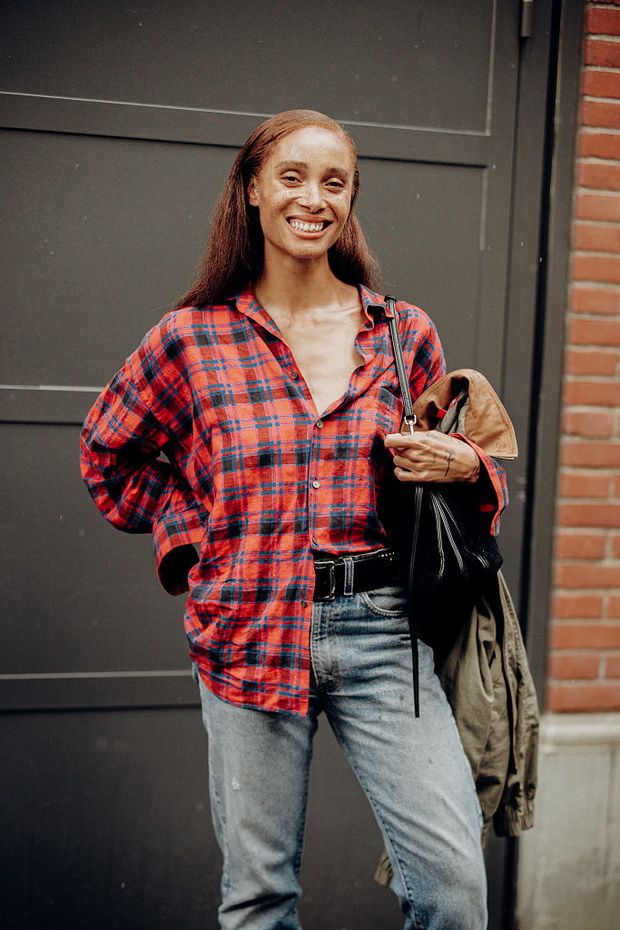 Flannel shirt z Mango to hit wiosennych stylizacji 2026