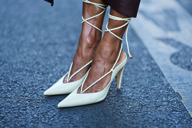 Strappy heels z Mango – modne buty na wiosnę 2026