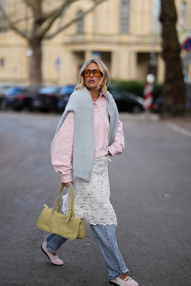 Rose blush – modne stylizacje wiosną 2026