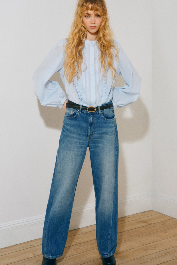 Bluzka ze szczypankami w kolorze „cloud blue” z H&amp;M
