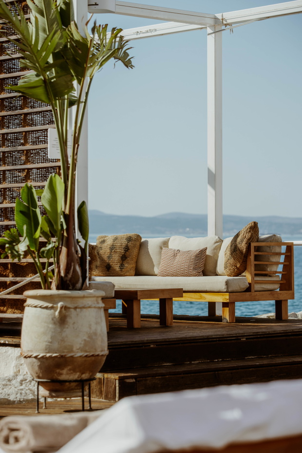 VIP Lounges