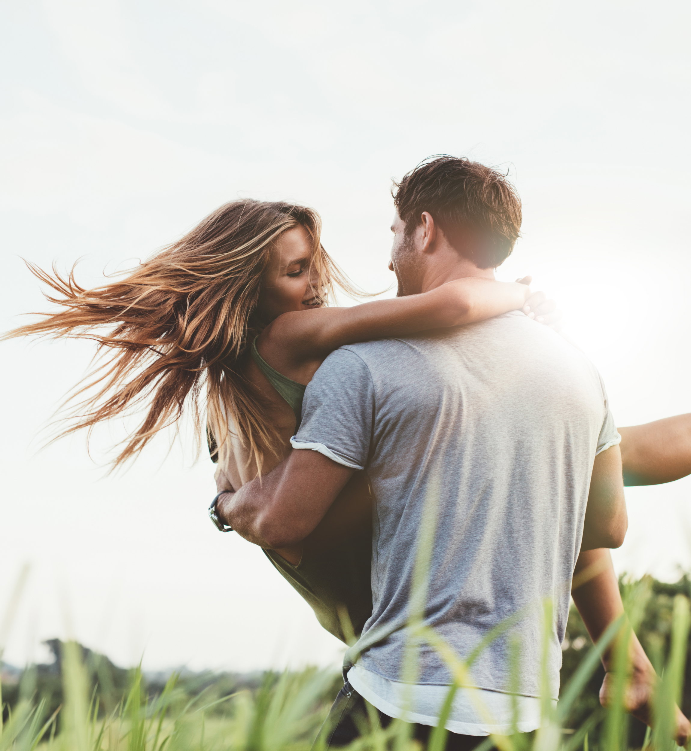 Dwóch mężczyzn i ona, fot. Fotolia