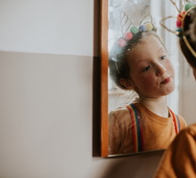 Ciałopozytywność: Nie umiemy przyjmować komplementów, ale z wiekiem coraz bardziej lubimy swoje ciała
