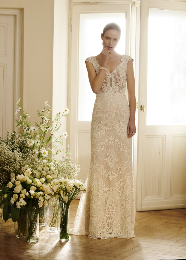 Suknia ślubna z koronką