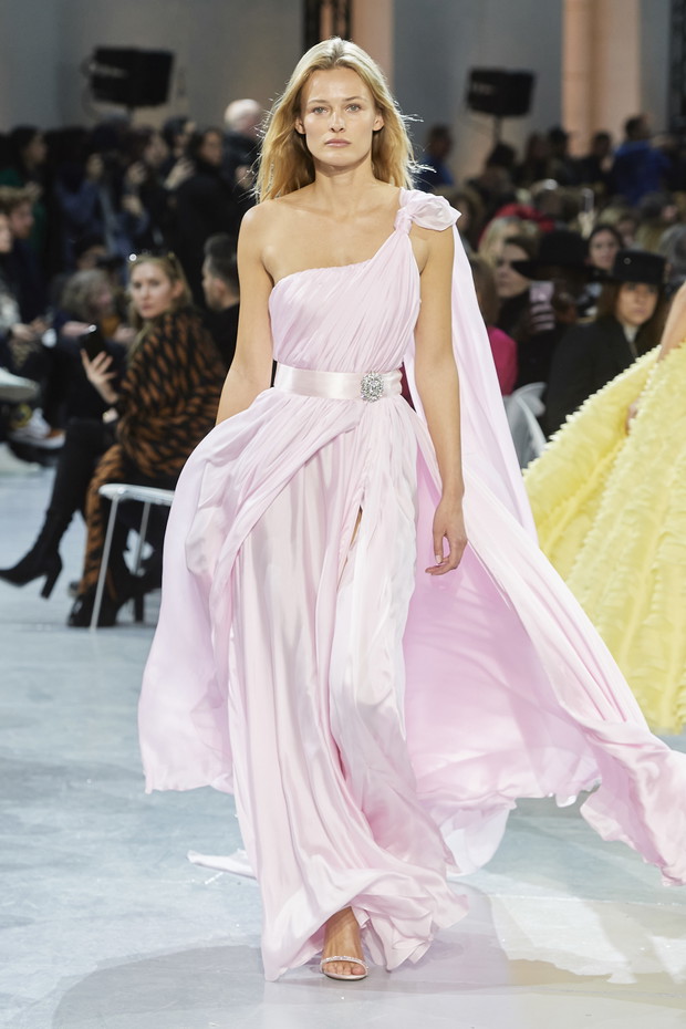 Suknie ślubne 2020: haute couture
