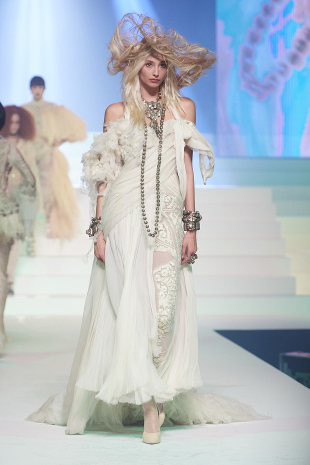 Suknie ślubne 2020: haute couture