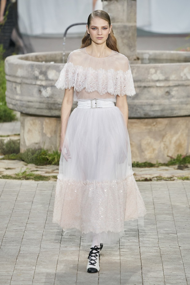 Suknie ślubne 2020: haute couture