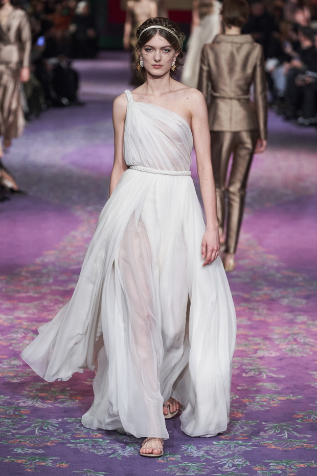 Suknie ślubne 2020: haute couture