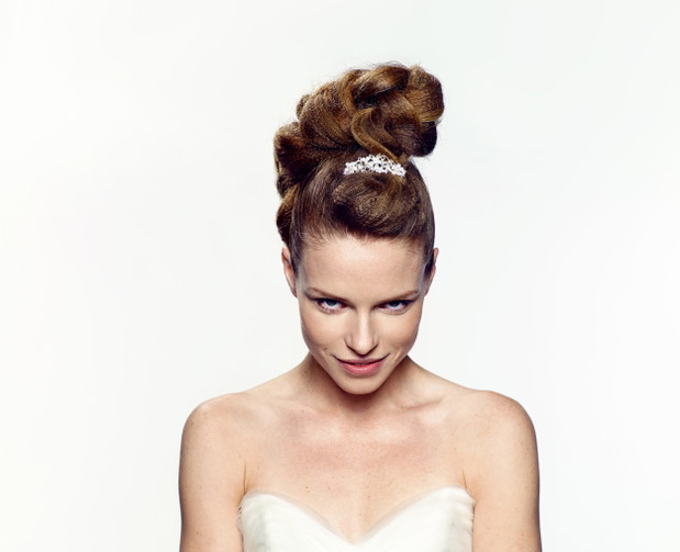 Fryzury ślubne, trendy L`Oréal Professionnel Fryzjer: Fryzjer: Leszek Czajka, Ambasador L`Oréal Professionnel, Atelier Fryzjerskie Leszek Czajka,  fot. L`Oréal Professionnel