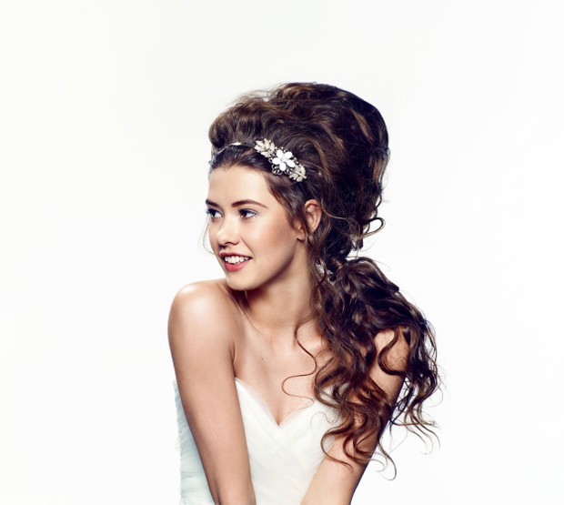 Fryzury ślubne, trendy L`Oréal Professionnel Fryzjer: Tomasz Migdal, fryzjer ekspert L`Oréal Professionnel, Migdal Salon, Gorzów Wielkopolski, fot. L`Oréal Professionnel