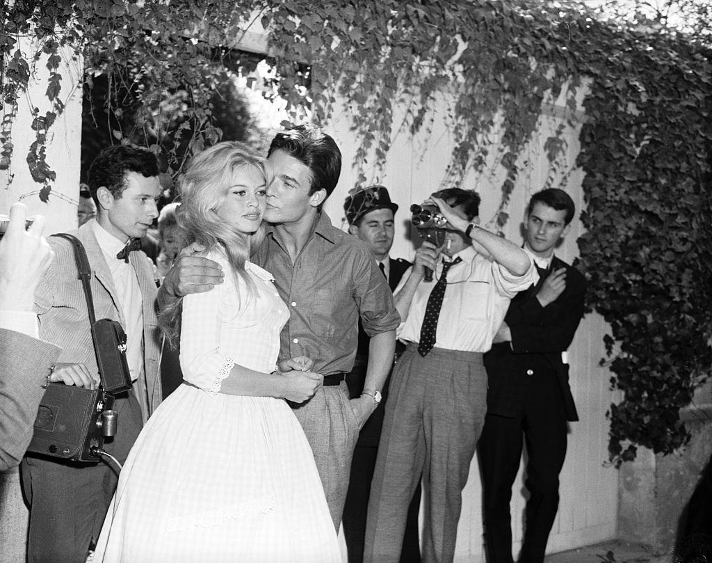 Suknia ślubna Brigitte Bardot