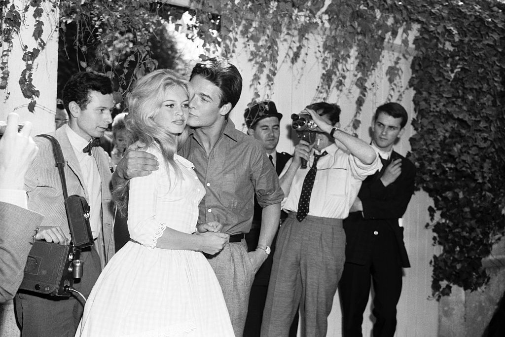 Suknia ślubna Brigitte Bardot