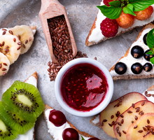 Ekspresowy dżem z siemienia lnianego i malin (bez cukru!), fot. Fotolia