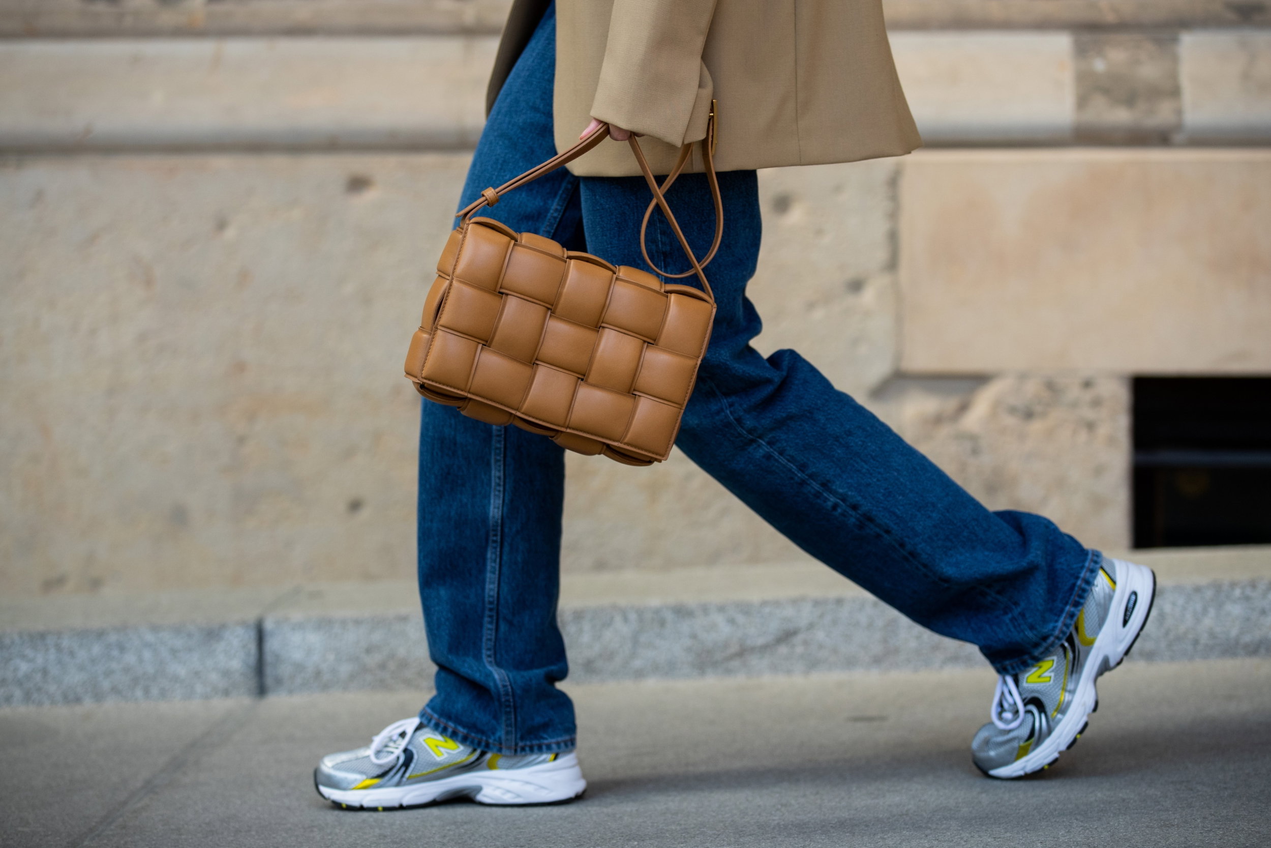 buty sportowe na jesień: street fashion