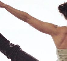 Pilates - trening na smukłe ciało. Podpowiadamy, co to za rodzaj treningu, co daje i czy warto spróbować pilatesu