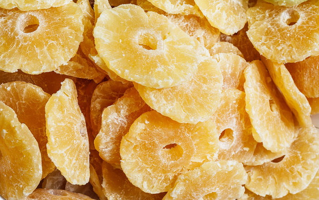 Czy suszone owoce są zdrowe? Kandyzowany ananas - NIE