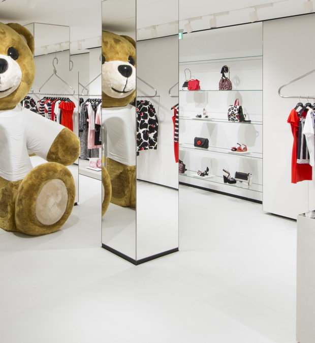 Nowy butik Moschino w Mediolanie
