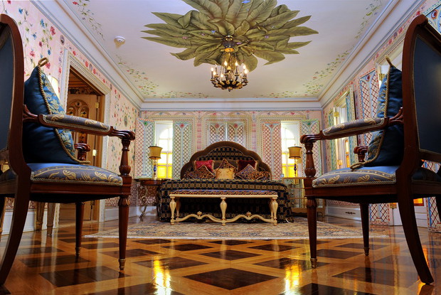Villa Casa Casuarina, Empire Suite