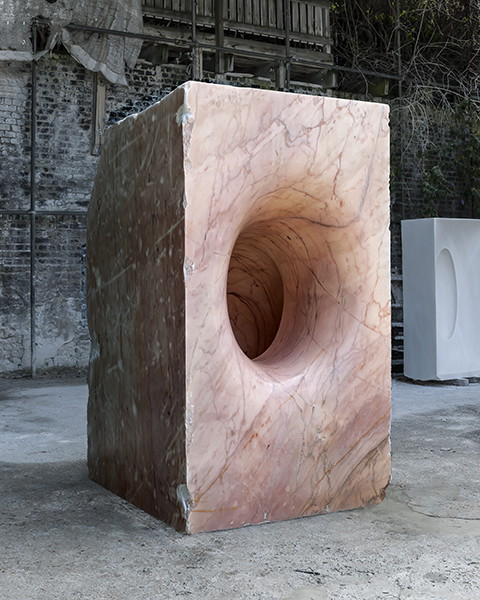Anish Kapoor, Sophia, 2003, marmu viagaryjski