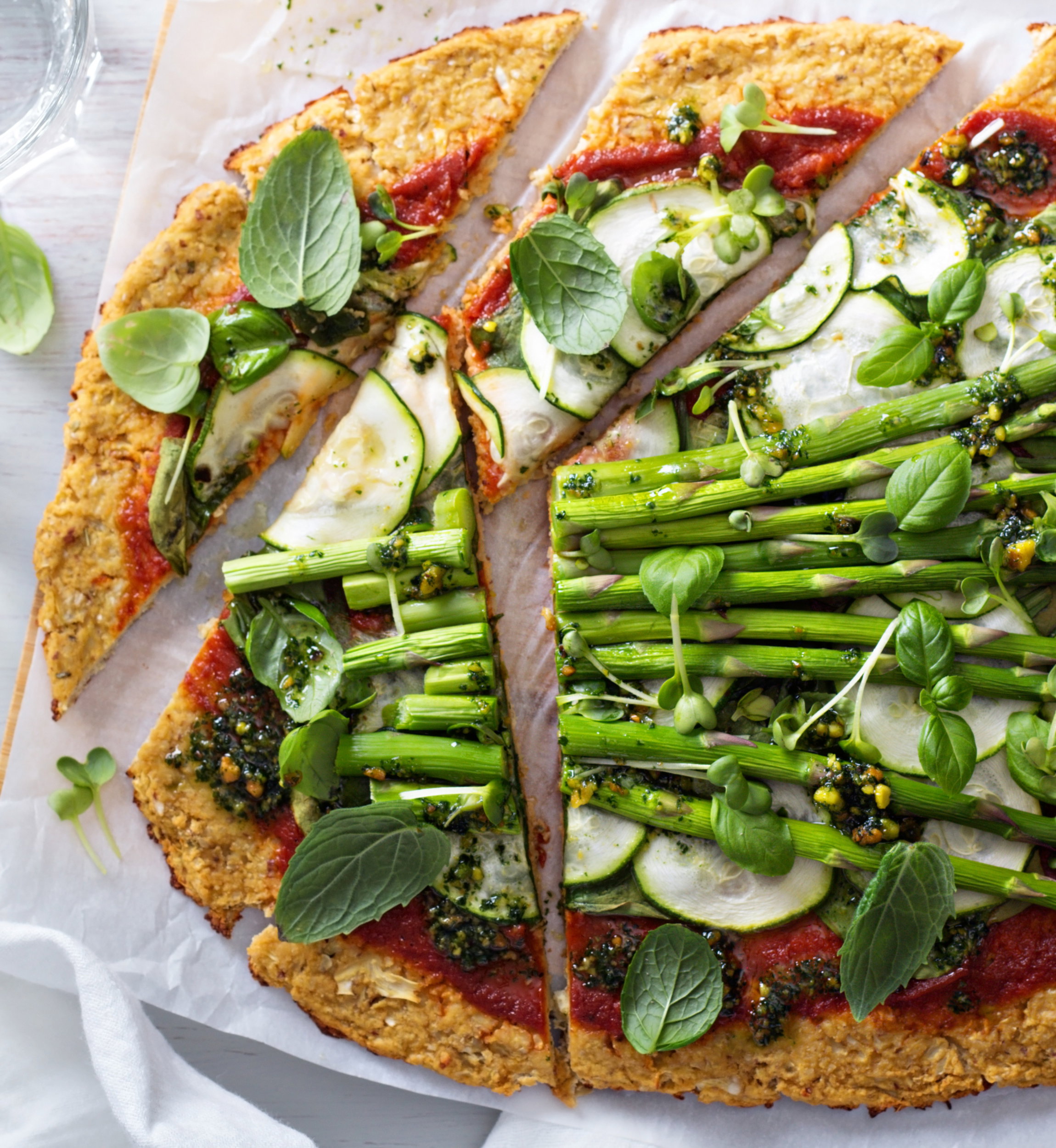 Wegańska pizza z kalafiora, fot. Fotolia