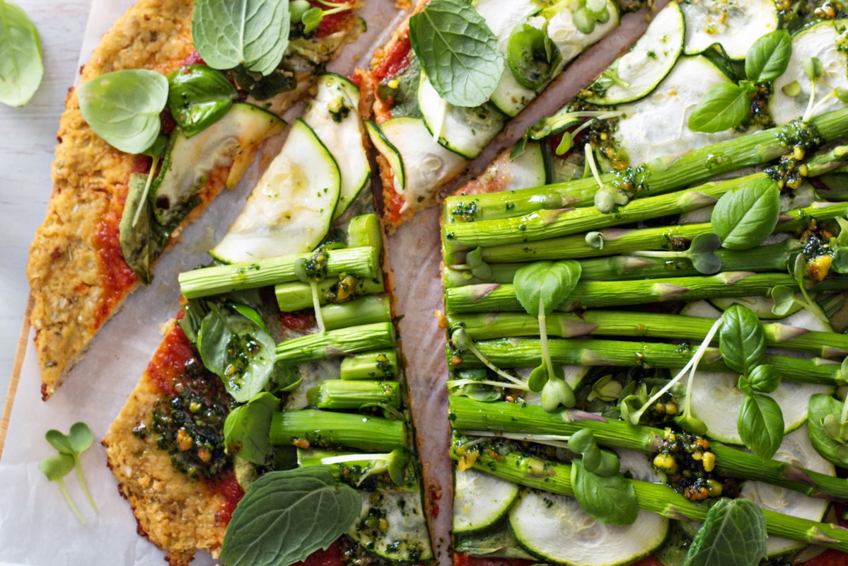 Wegańska pizza z kalafiora, fot. Fotolia
