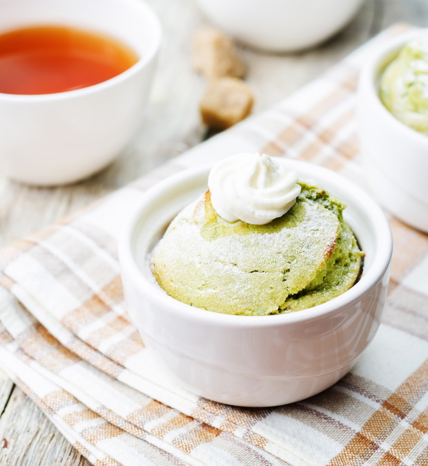 5 najlepszych dań z awokado - przepisy, fot. Fotolia5. Awokadowe muffiny z kubkaSkładniki: 4 łyżki mąki orkiszowej3-4 łyżki syropu klonowego1/4 łyżeczki proszku do pieczeniamiąższ z połówki awokado rozgnieciony widelcem5 łyżek mleka kokosowegoszcz