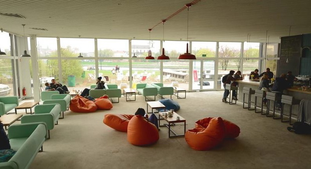 modne-restauracje-krakow-forum-przestrzenie-fot-facebook-com-forumprzestrzenie-1f533ad