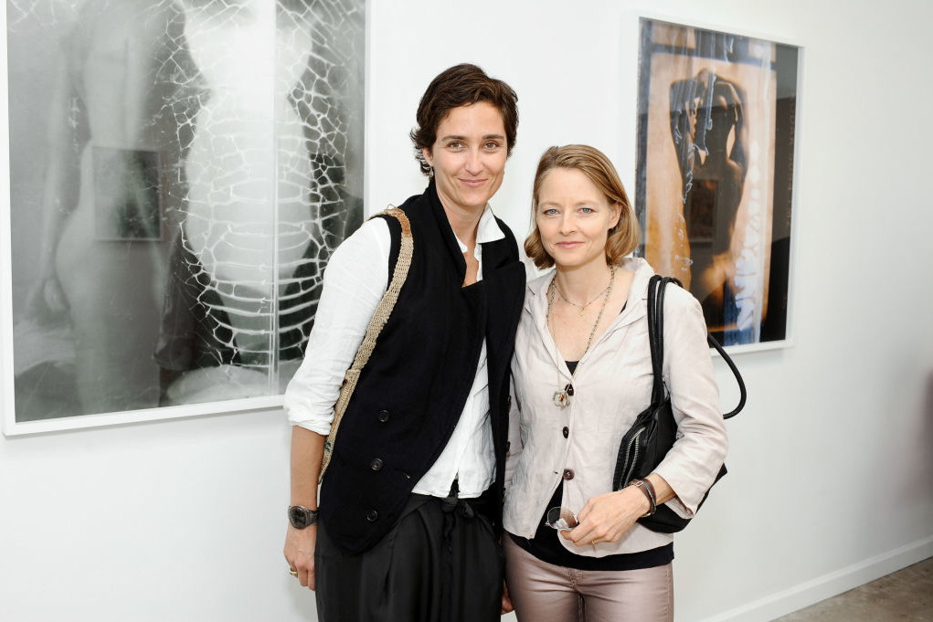 Alexandra Hedison znana jest nie tylko jako żona Jodie Foster. To ceniona fotografka i reżyserka