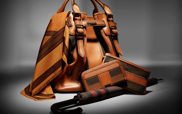 Kolekcja akcesoriów Burberry jesień-zima 2012/2013