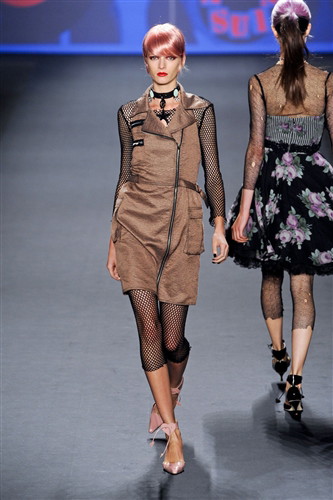 Anna Sui wiosna-lato 2013