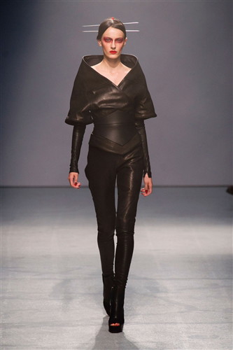 Gareth Pugh wiosna-lato 2013
